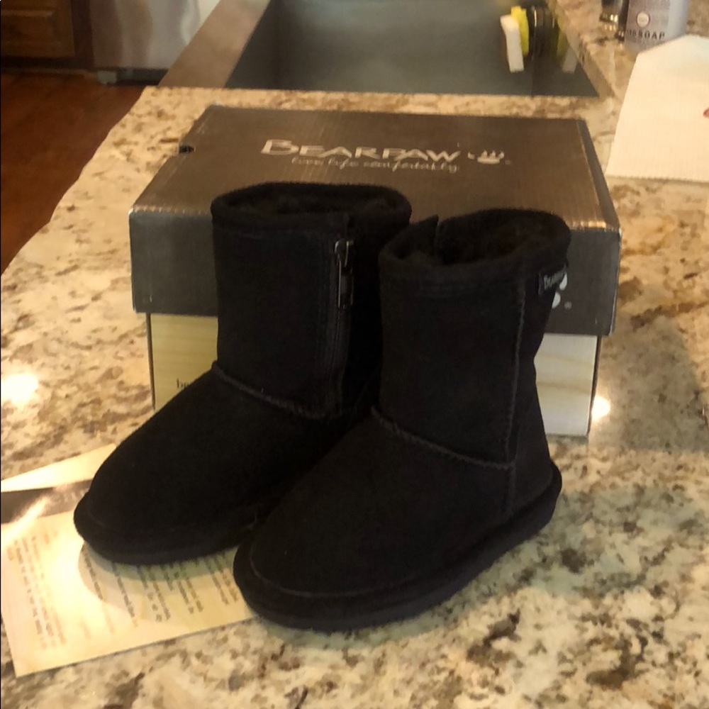 BearPaw toddler boots 6 new fur lined w zip suede